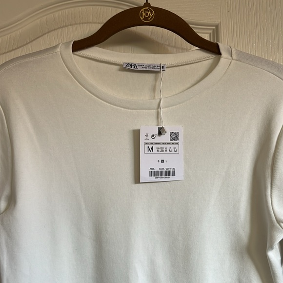 NWT-Zara Top w/crochet trim - Picture 4 of 5